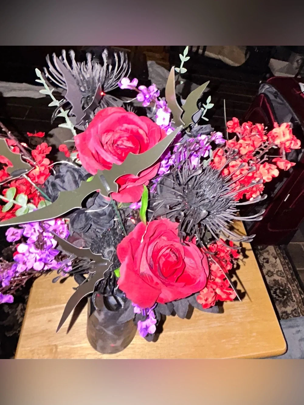 “SHADOW PEOPLE” LARGE HALLOWEEN/SPOOKY/GOTHIC FAUX FLORAL ARRANGEMENT W/ LIGHTS!